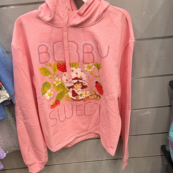 Tops - Strawberry shortcake hoodie